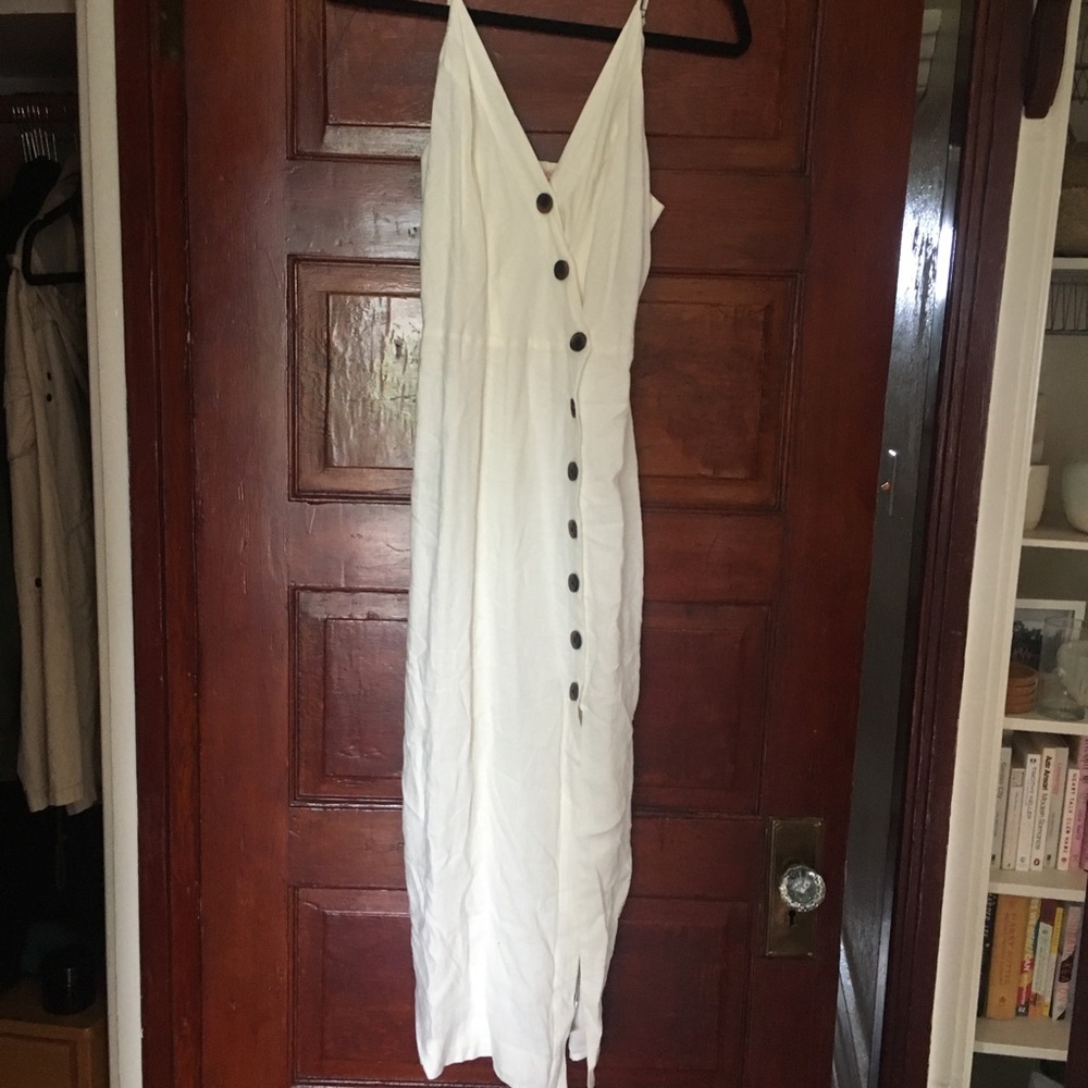 NWT White midi dress with buttons